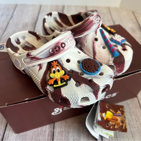 CROCS Classic Cocoa Puffs Clogs 8 NWT - Picture 1 of 5